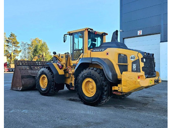 Gumikerekes homlokrakodó Volvo L 110 H: 3 kép.