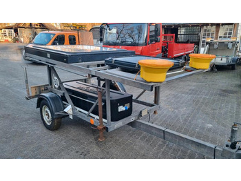 Építőipari berendezések, Pótkocsi Nissen VLT LED Verkehrsleittafel Verkehrsleitanhänger Verkehrssicherungsanhänger Leitanhänger Leittafel Baustellenabsicherung RSA21: 4 kép. Építőipari berendezések, Pótkocsi Nissen VLT LED Verkehrsleittafel Verkehrsleitanhänger Verkehrssicherungsanhänger Leitanhänger Leittafel Baustellenabsicherung RSA21: 4 kép.