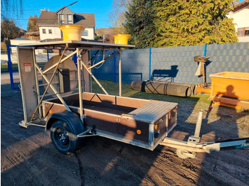 Nissen Absperrtafel nach RSA VZ 616 Verkehrsleittafel Verkehrsleitanhänger Verkehrssicherungsanhänger Absperrwand Sperrwand Horizont Trebbiner lízing Nissen Absperrtafel nach RSA VZ 616 Verkehrsleittafel Verkehrsleitanhänger Verkehrssicherungsanhänger Absperrwand Sperrwand Horizont Trebbiner: 2 kép.