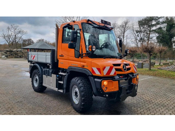 Billenőplatós teherautó UNIMOG