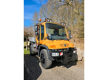 Hóeltakarító gép UNIMOG U400