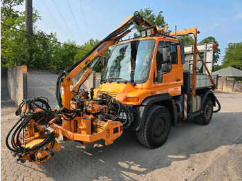 Hóeltakarító gép UNIMOG U300