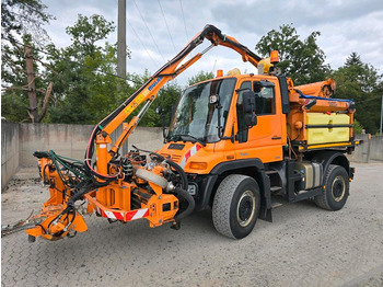 Hóeltakarító gép UNIMOG U400