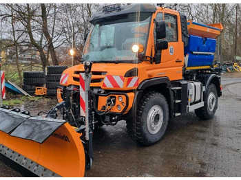 Hóeltakarító gép UNIMOG