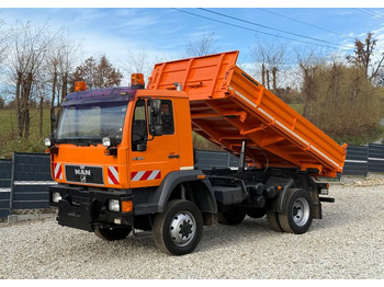 Billenőplatós teherautó UNIMOG