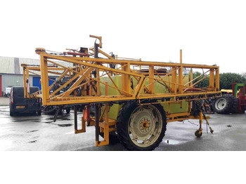 Vontatott permetezők Dubex Vector 33 m. 3200 l. veldspuiten: 3 kép.