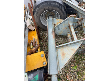 Önszerelő toronydaru LIEBHERR