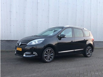 Autó RENAULT