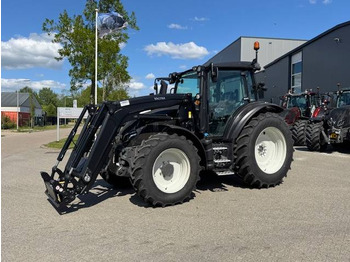 Traktor VALTRA