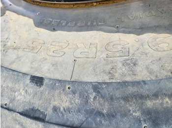 Új Gumiabroncs - Építőipari gépek Bridgestone: 5 kép.