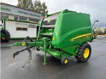 Bálázó JOHN DEERE