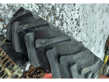 Gumiabroncs - Traktor 14.9R28 rengas - Valtra: 3 kép. Gumiabroncs - Traktor 14.9R28 rengas - Valtra: 3 kép.