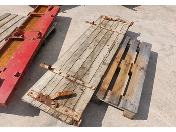 Karosszéria és külső - Mezőgazdasági billenőpótkocsi Peräkärryn laita - K 54cm - L 195cm - puinen: 3 kép. Karosszéria és külső - Mezőgazdasági billenőpótkocsi Peräkärryn laita - K 54cm - L 195cm - puinen: 3 kép.