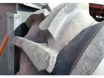 Komplett kerék - Mezőgazdasági gépek Taurus Paripyörät 18.4R38 todella hyväkuntoiset Fendt Farmer 312LSA sopivat: 5 kép. Komplett kerék - Mezőgazdasági gépek Taurus Paripyörät 18.4R38 todella hyväkuntoiset Fendt Farmer 312LSA sopivat: 5 kép.