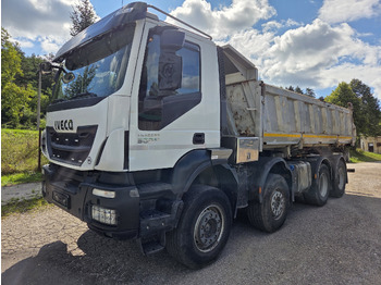 Billenőplatós teherautó IVECO Trakker
