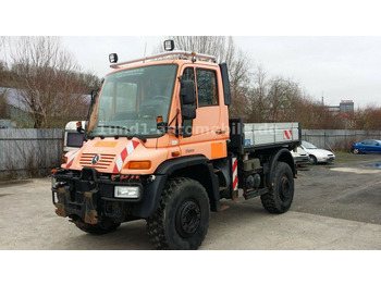 Többcélú/ Speciális jármű UNIMOG U300