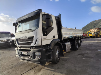 Billenőplatós teherautó IVECO Stralis