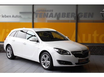 Autó OPEL