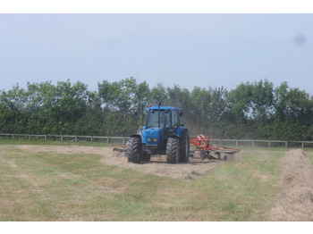 Traktor NEW HOLLAND 8340: 3 kép.