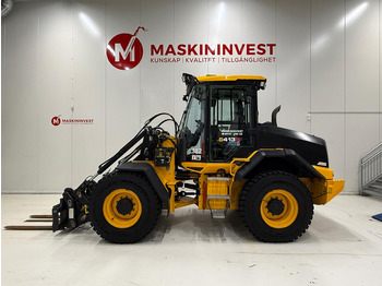 Gumikerekes homlokrakodó JCB