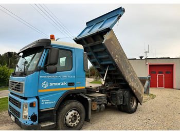 Billenőplatós teherautó VOLVO FM