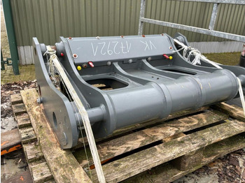 Gumikerekes homlokrakodó LIEBHERR