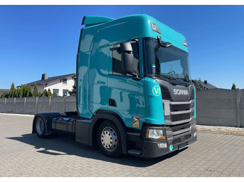 Nyergesvontató Scania R450 LowDeck, Mega: 4 kép.