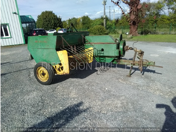 Kocka bálázó JOHN DEERE PRESSE MOYENNE DENSITE CB 300: 5 kép.