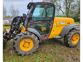 Teleszkópos rakodó JCB