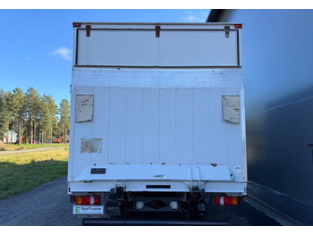 Dobozos felépítményű teherautó Mercedes-BenzAtego kaappi + perälauta: 4 kép.