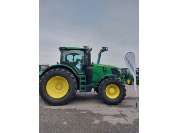 Traktor JOHN DEERE 6230R: 2 kép.