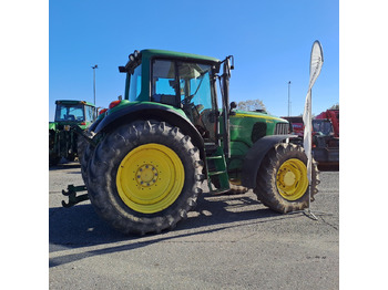 Traktor JOHN DEERE 6820