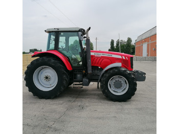 Traktor MASSEY FERGUSON: 3 kép. Traktor MASSEY FERGUSON: 3 kép.