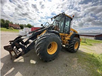 Gumikerekes homlokrakodó JCB 435