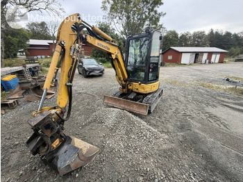 Minikotró KOMATSU PC26