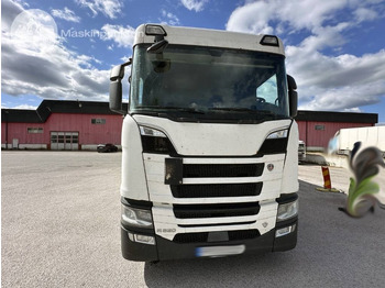 Dobozos felépítményű teherautó Scania R 520: 3 kép.
