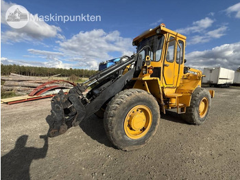 Gumikerekes homlokrakodó VOLVO 4300