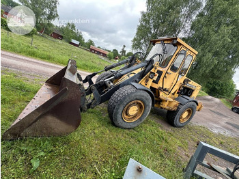 Gumikerekes homlokrakodó VOLVO 4300