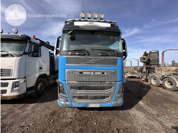 Rönkszállító teherautó Volvo FH 16 750: 4 kép.