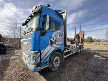 Rönkszállító teherautó Volvo FH 16 750: 3 kép.