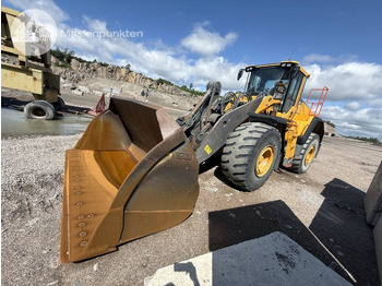 Gumikerekes homlokrakodó VOLVO L150H