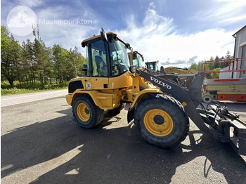 Gumikerekes homlokrakodó VOLVO L35G