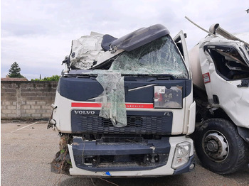 Interior photo 1: Tartályos teherautó VOLVO FL 280 CITERNE Interior photo 1: Tartályos teherautó VOLVO FL 280 CITERNE