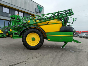 Vontatott permetezők John Deere R962i: 2 kép. Vontatott permetezők John Deere R962i: 2 kép.