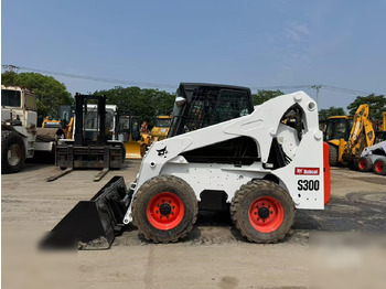 Mini homlokrakodó BOBCAT S300
