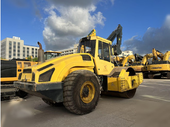 Henger BOMAG BW226DH-4: 2 kép. Henger BOMAG BW226DH-4: 2 kép.