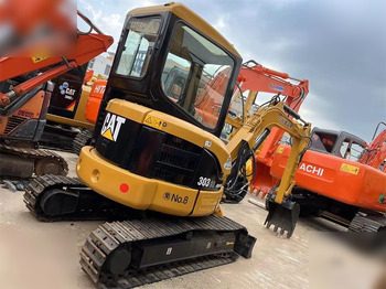 Minikotró CATERPILLAR 303