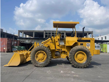 Gumikerekes homlokrakodó CATERPILLAR 910