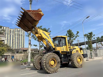 Gumikerekes homlokrakodó KOMATSU WA470-3: 3 kép.