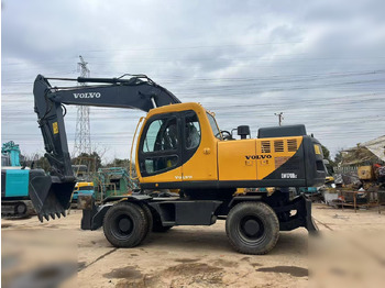 Gumikerekes kotró VOLVO